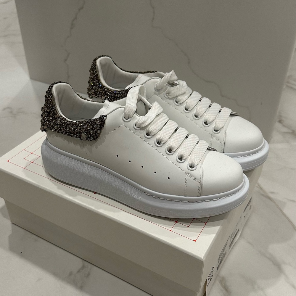 Alexander McQueen Larry Oversized Crystal Embellished Sneaker 39 EU